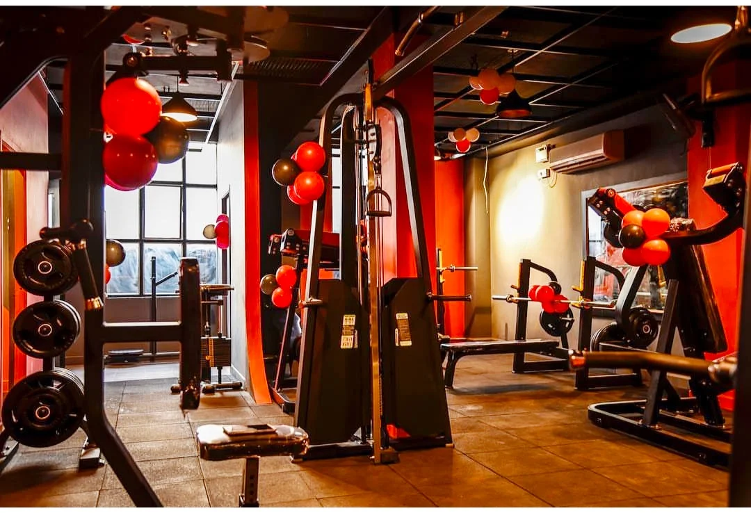 Mr & Mrs Muscle's Gym