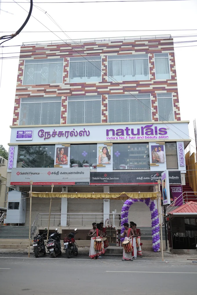 Naturals Salon