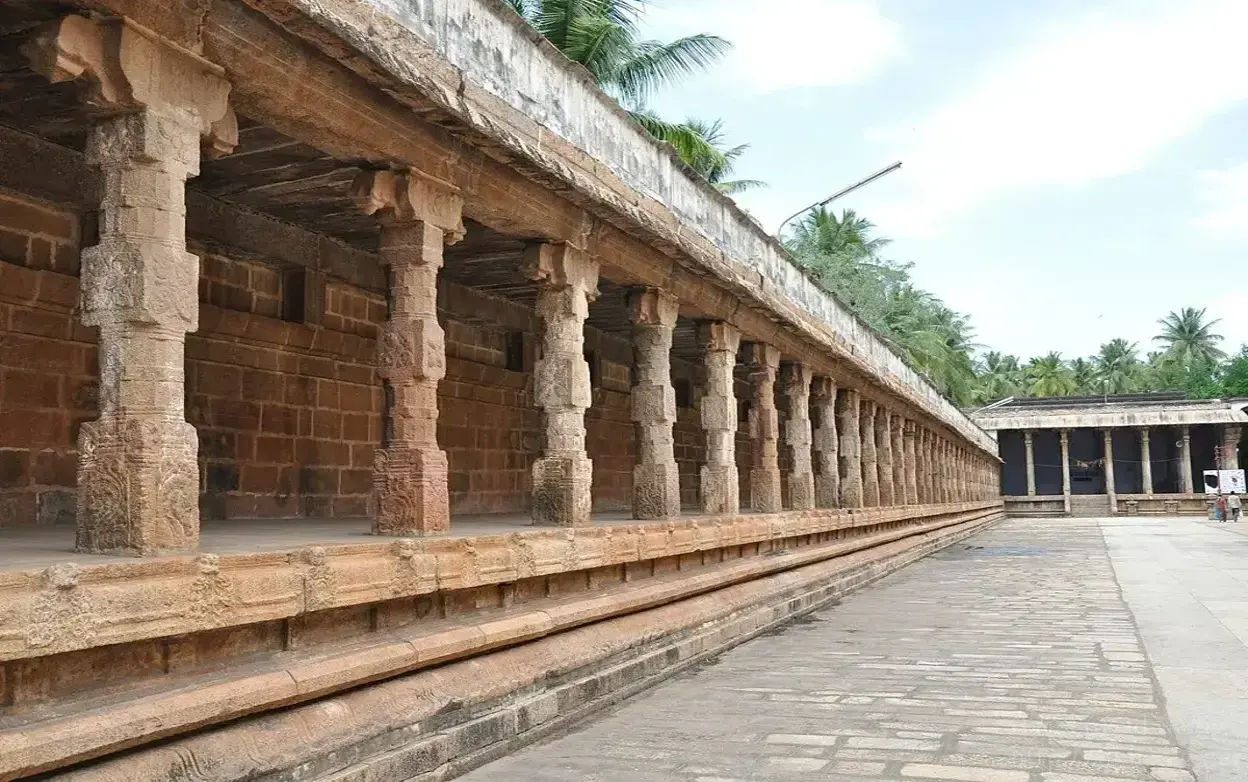 Arulmigu Jambukeswarar Akilandeswari Temple - view 2