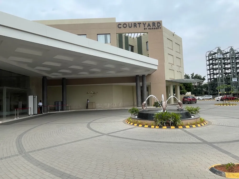 Courtyard by Marriott - 4-Star Hotel in Trichy